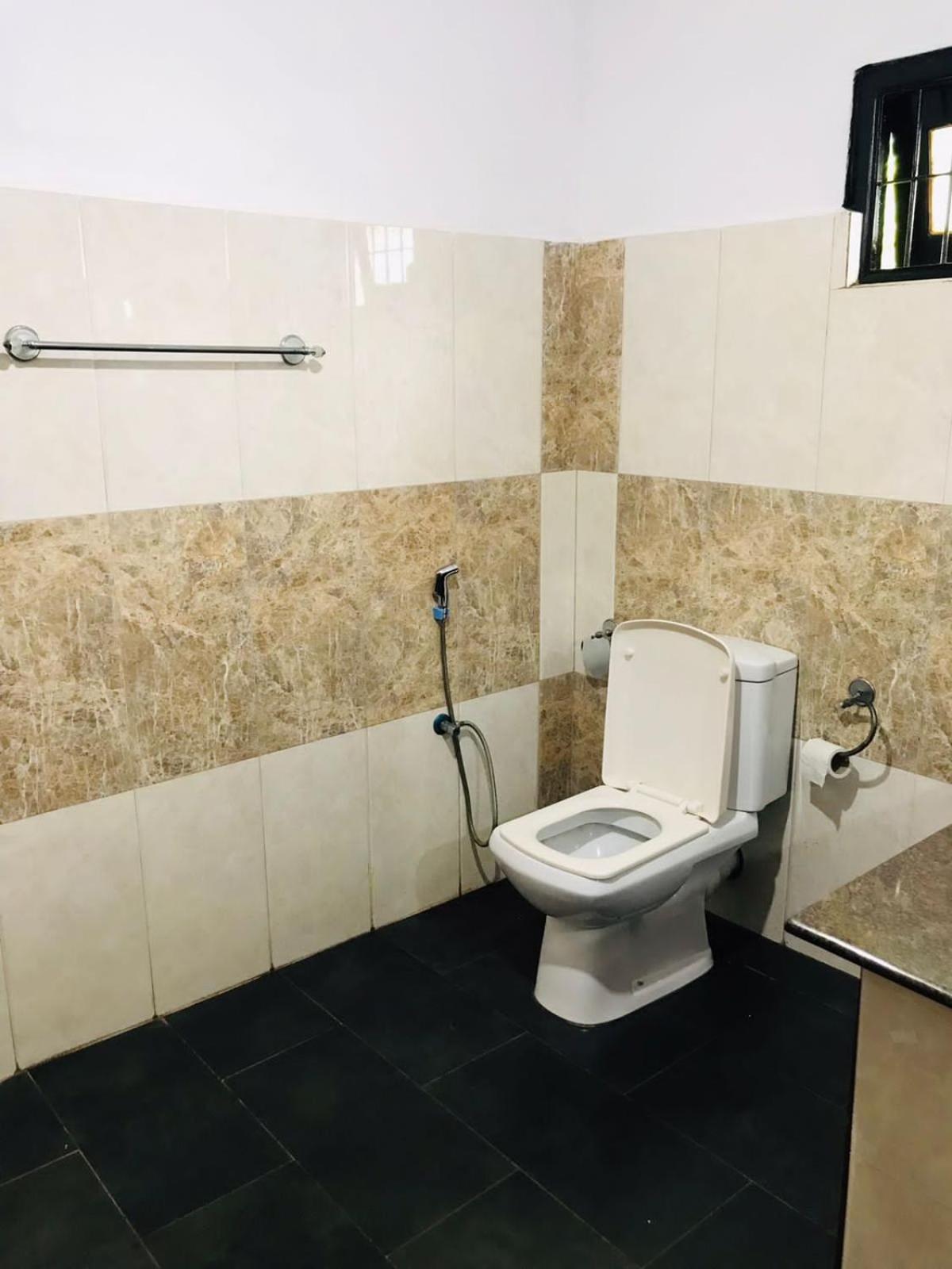 Kavee Transit Hotel 卡图纳耶克 外观 照片