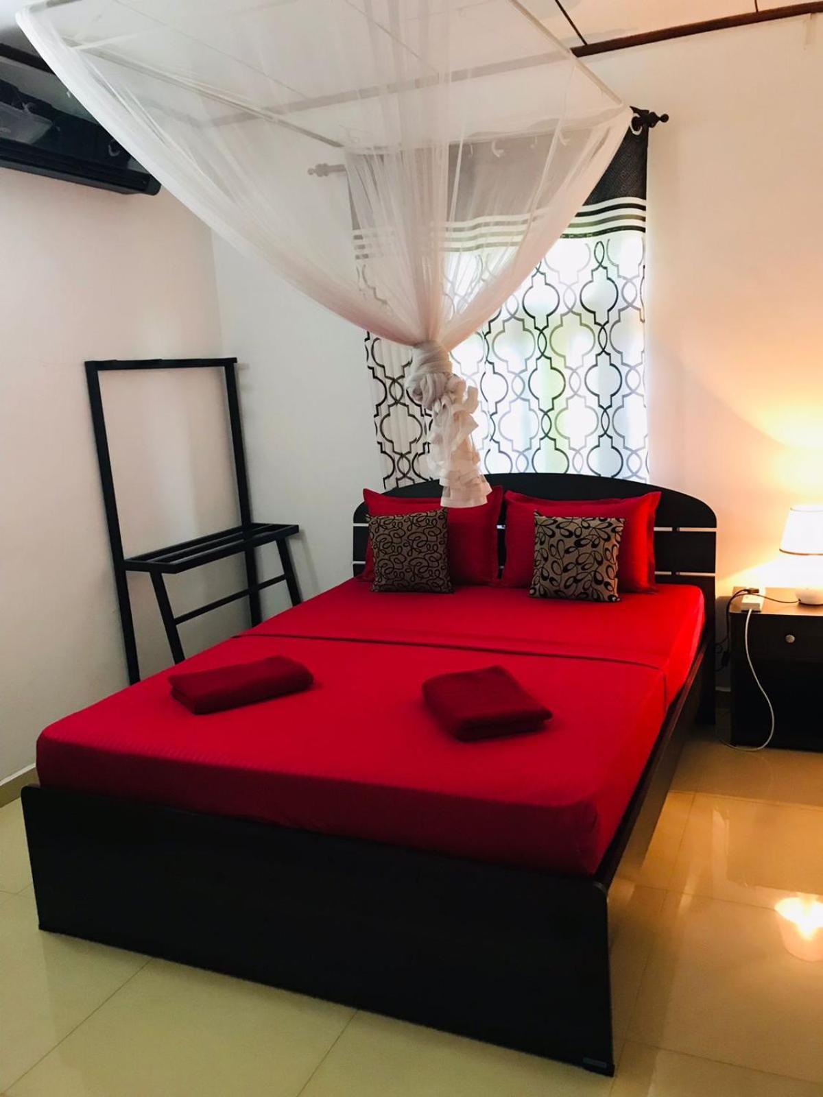 Kavee Transit Hotel 卡图纳耶克 外观 照片